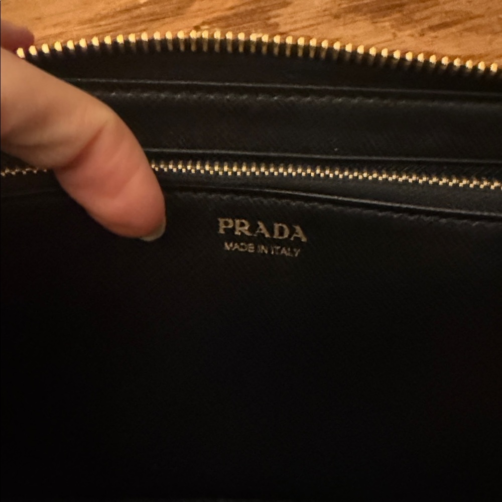 Prada black leather wallet - Picture 5 of 8
